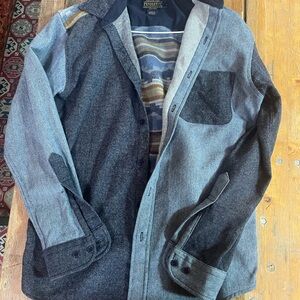 Size M Pendleton Virgin Wool Long Sleeve Shirt